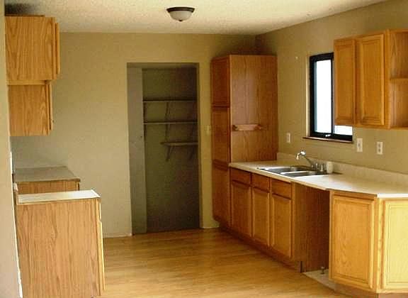 2nd image of 903 Cottonwood Ct