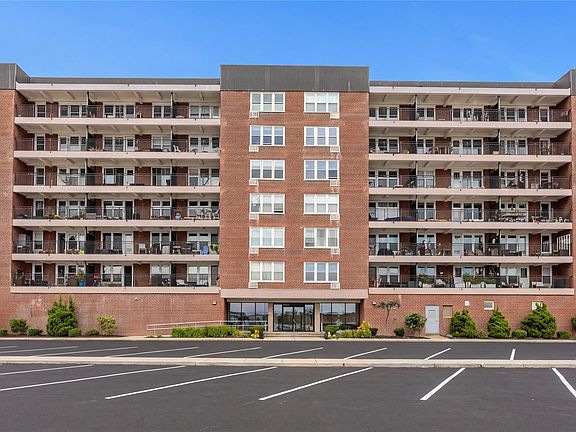 3rd image of 1 E Broadway #3D