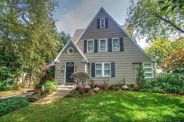 For Sale: 252 N Cassady Ave, Bexley, OH 43209