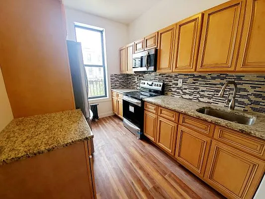 Rented by Brooklyn Property Group LLC | media 28