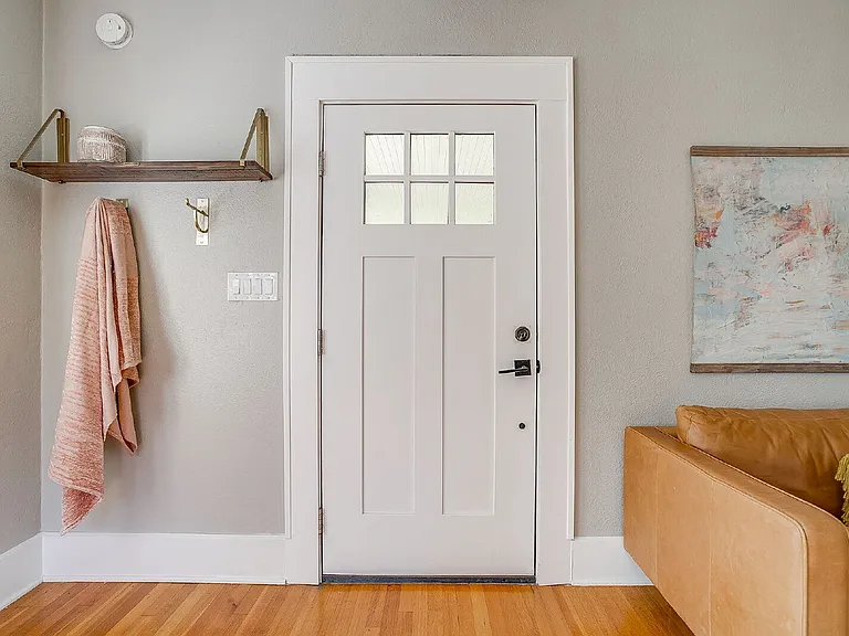 2718 Cockrell Ave — Photo 3