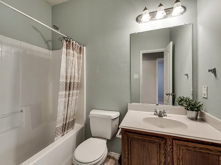 203 Cedar Creek Dr — Photo 15