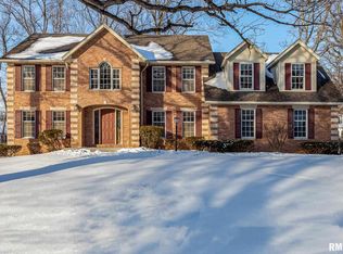 3 Deer Run, Moline, IL 61265