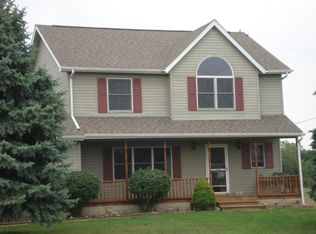 14470 Port Creek Rd, Flat Rock, MI 48134