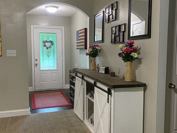 3rd image of 850 Shelton Cir