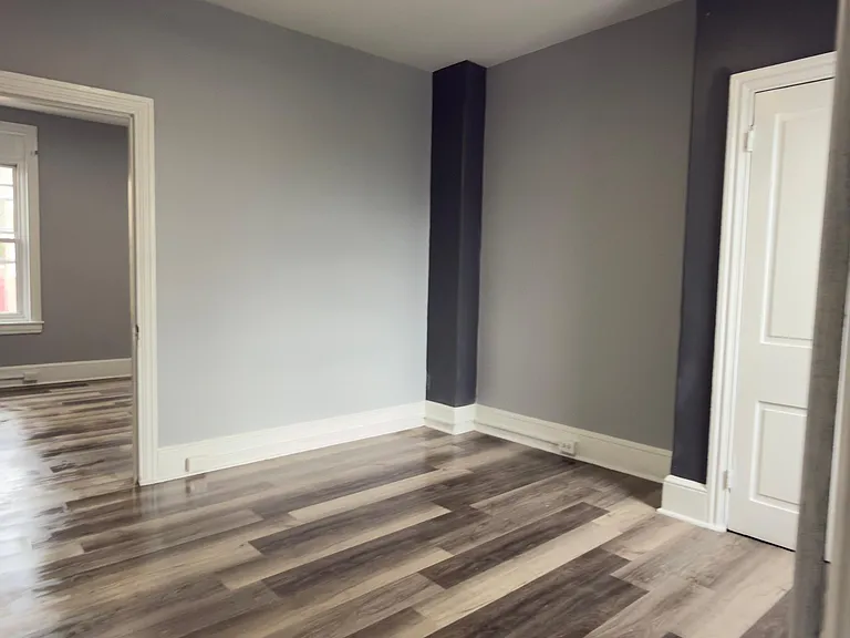 504 N 10th St #2 — Photo 8
