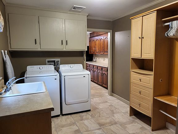Laundry / Mud Room / Pantry