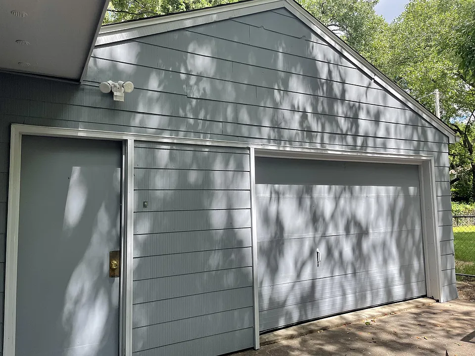 Attached Garage
