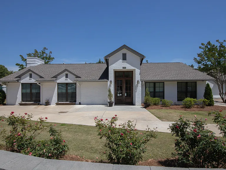 Community clubhouse at Stratford Village Apartments in Montgomery, AL professionally operated by Highlands Vista Group Management