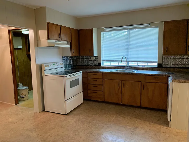 501 Glover Dr — Photo 8