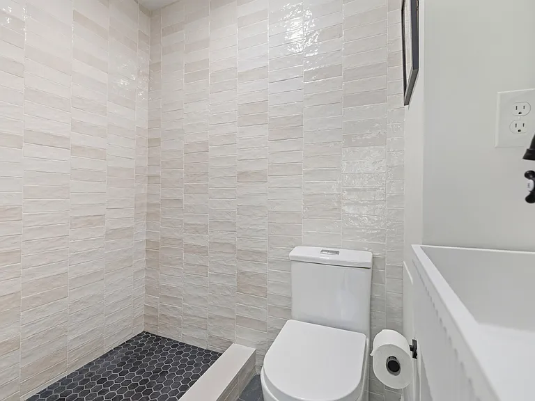 92 Chelsea St #2 — Photo 10