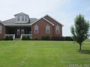 23633 N Centennial Rd, Jerseyville, IL 62052