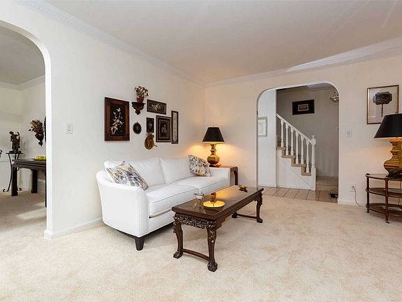 4th image of 81-32 188th St