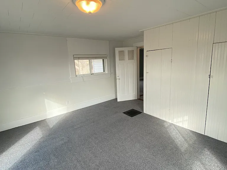 upstairs bedroom 4