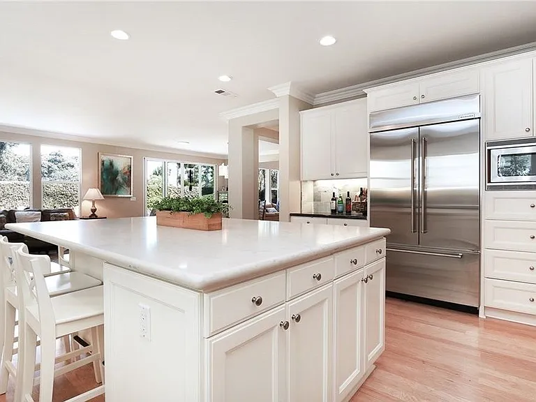 6401 Silent Harbor Dr — Photo 3