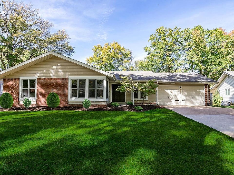 1st image of 15247 Golden Rain Dr