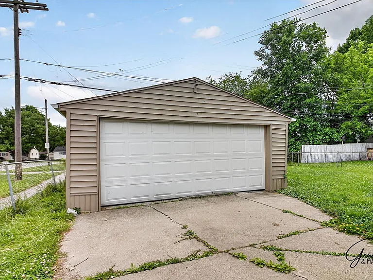 14340 Hendricks Ave — Photo 19