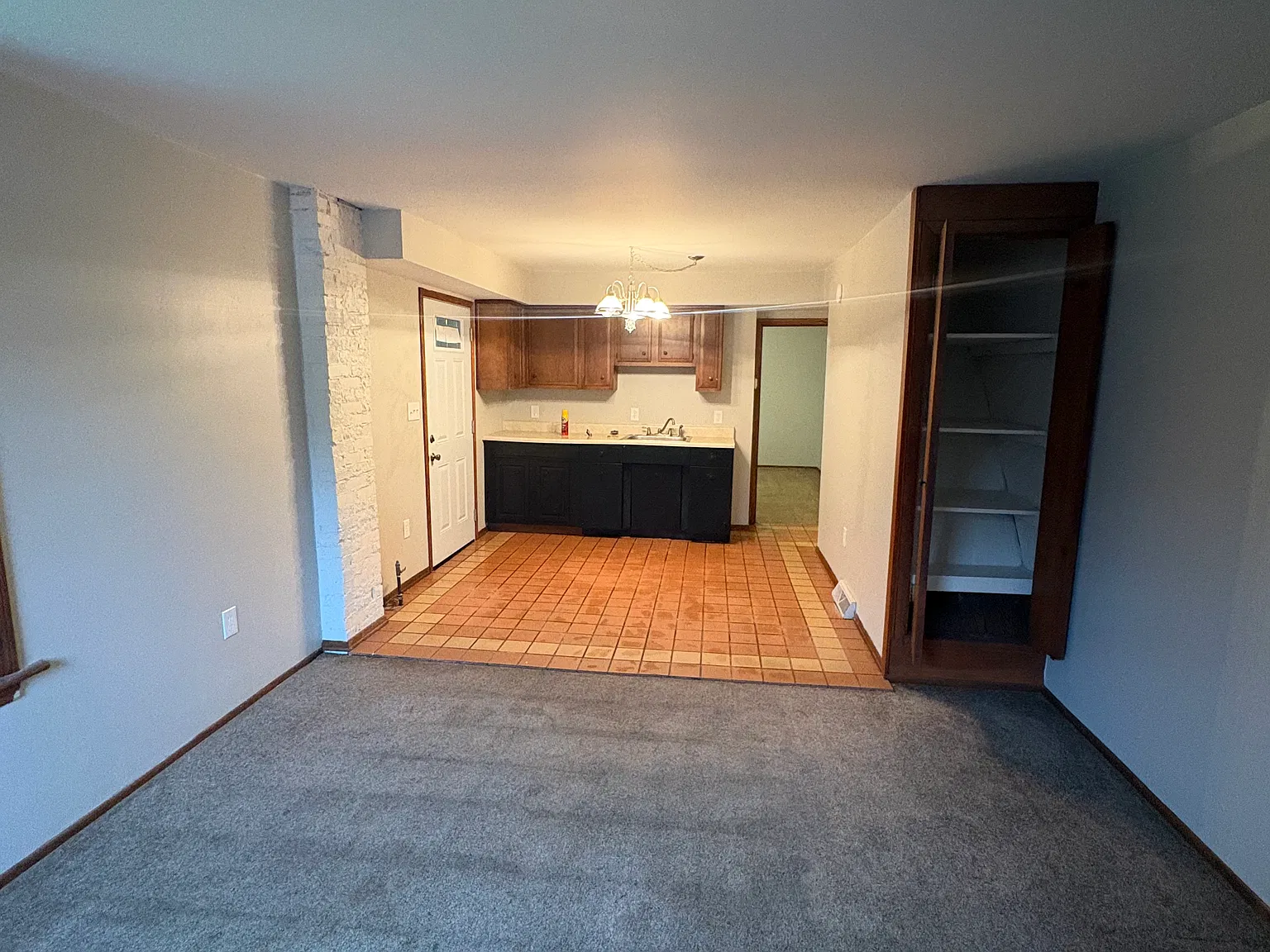 2 bed, 1200 sqft, $1,050 — Photo 3