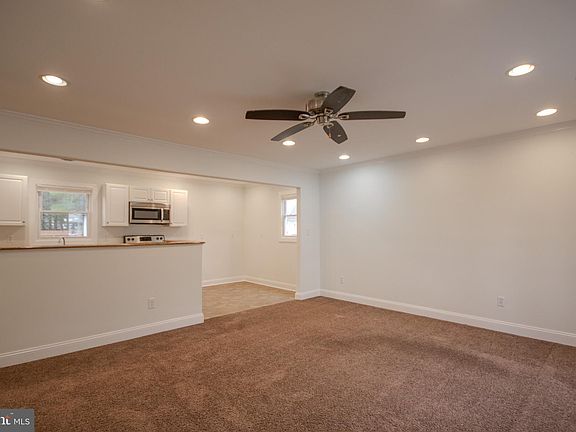 4th image of 304 Hayward Ave