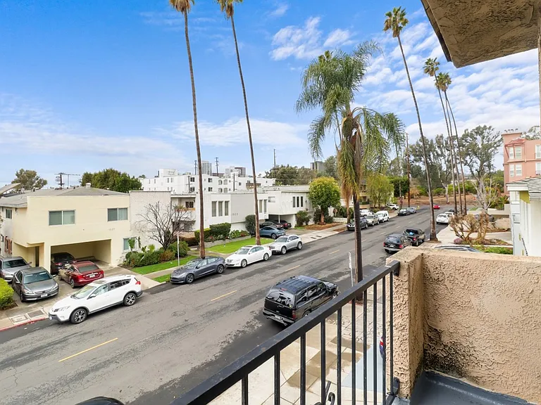 1530 Corinth Ave #7 — Photo 11