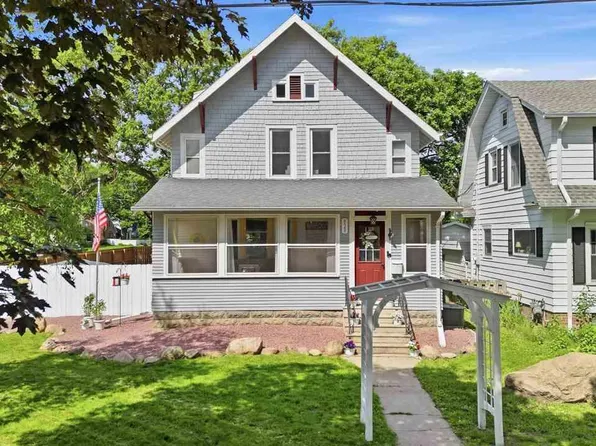 838 Baker Ave, Mankato, MN 56001