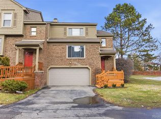 6298 Aspen Ridge Blvd #1, West Bloomfield, MI 48322