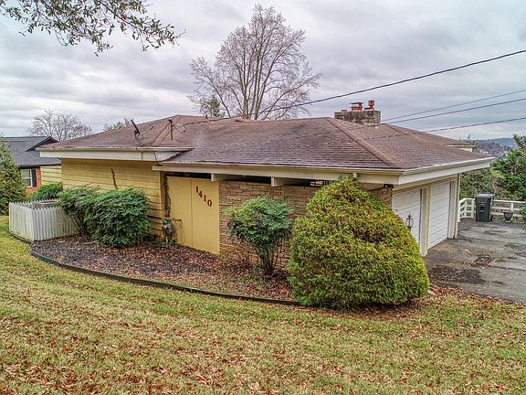 3rd image of 1410 Doyal Dr