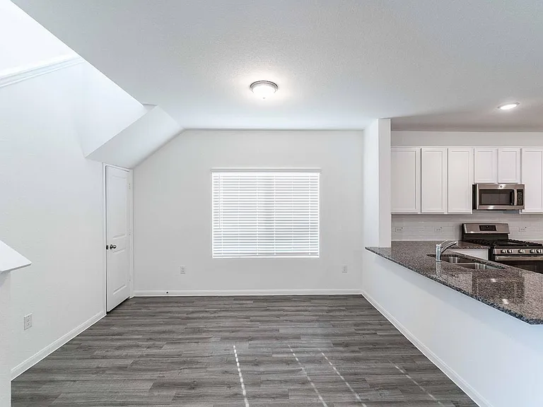 219 Tokalaun Dr — Photo 2