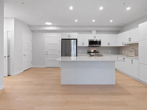 81 N Arbour Lake Vw NW #1112, Calgary, AB T3G 0H3