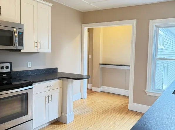 112 Summit St #2, Portland, ME 04103