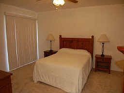 4th image of 2219 Versailles Dr
