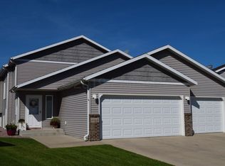 4885 50th Ave S, Fargo, ND 58104