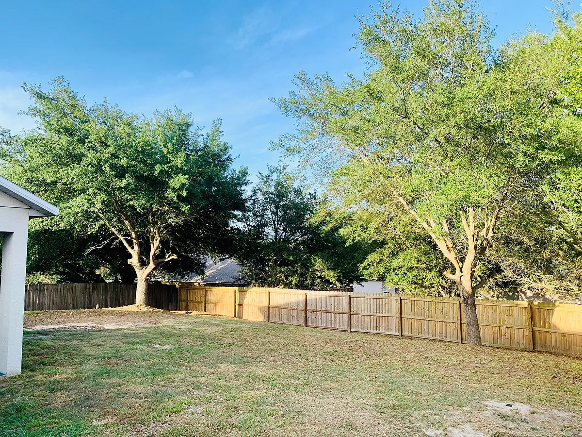Building Photo - 824 Willow Run St