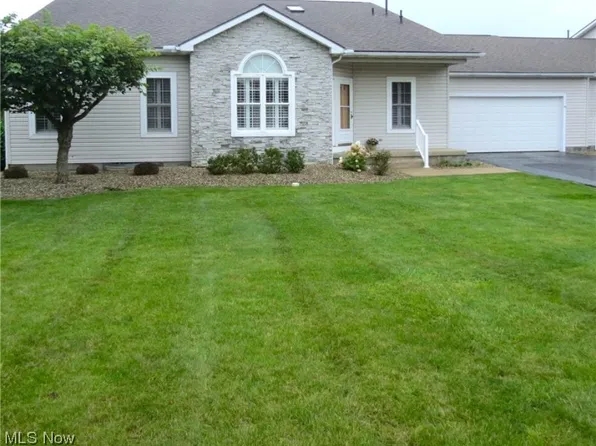 20 Abbington Dr NW, Warren, OH 44481