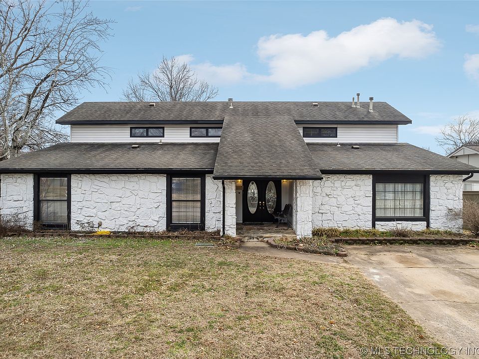 1st image of 3021 E Knoxville St