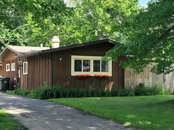 3127 Voll Ln, South Bend, IN 46615