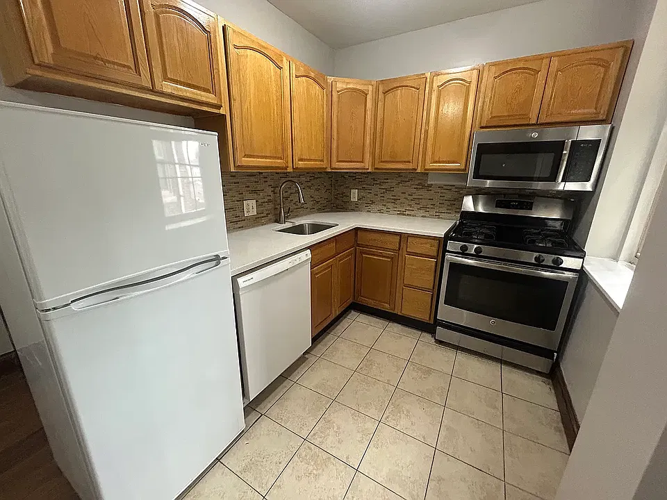 5101-21 Walnut St #2