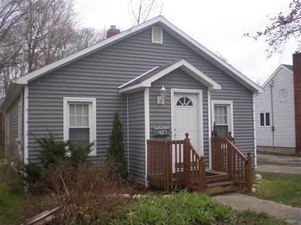 407 S Main St, Scottville, MI 49454