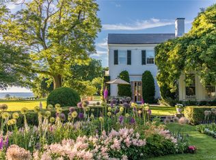 10 Lands End Road, Locust Valley, NY 11560