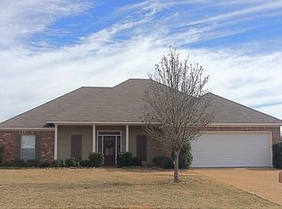 208 Crescent Ridge Dr, Madison, MS 39110