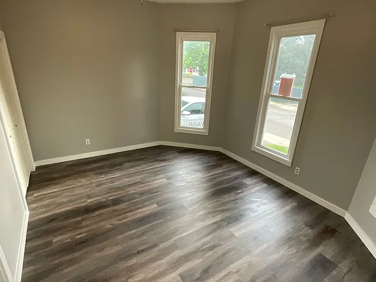 213 N Grant St — Photo 4