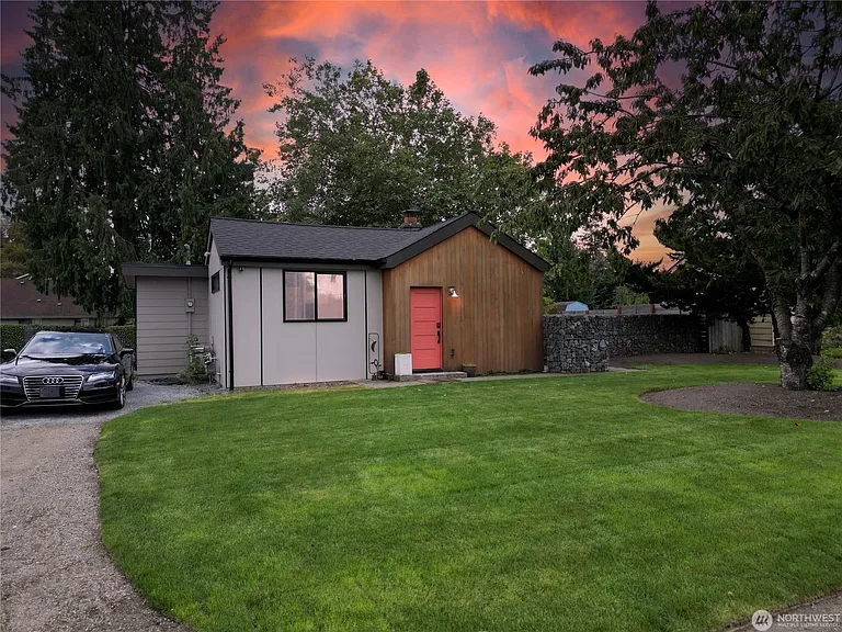 2220 Monroe Ave — Photo 19