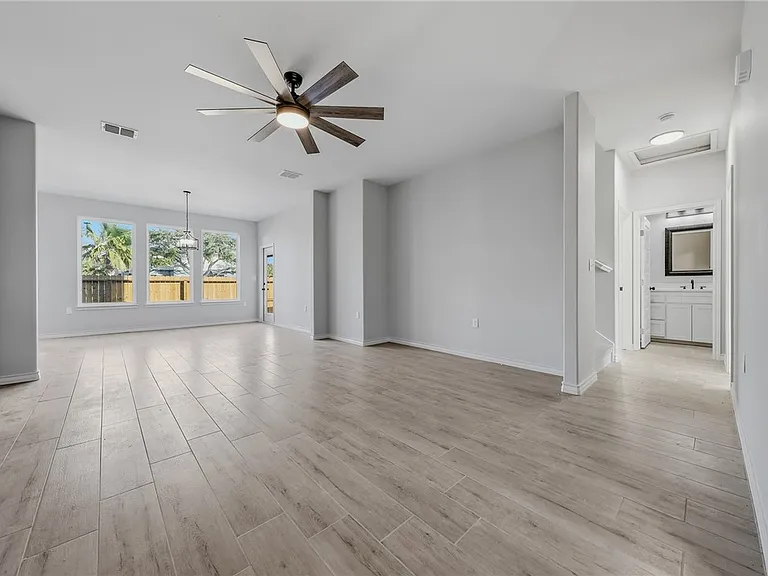 710 Mereet Dr — Photo 4