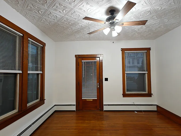 118 Shaw Ave — Photo 7