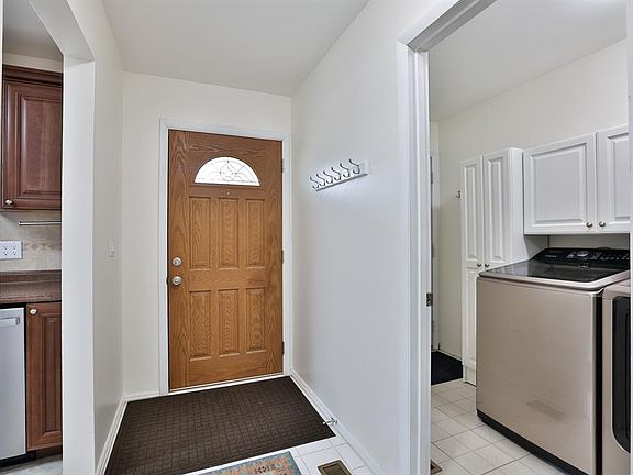 4th image of 5718 Hollyhock Dr