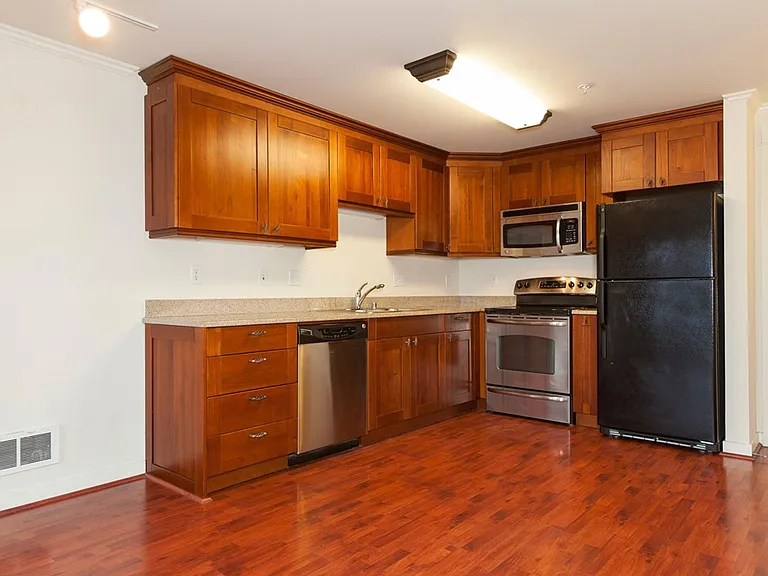 Howard Park Apartments — Photo 43