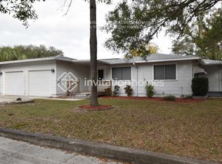 615 2nd St SW, Largo, FL 33770