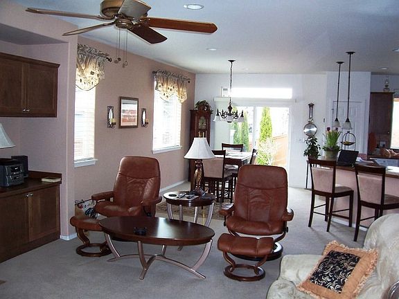 4th image of 4131 Vashon Dr NE