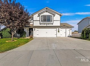 432 S Willow Tree Ave, Kuna, ID 83634