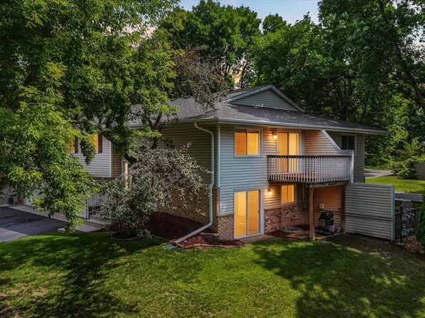 1262 Timbershore Ln, Eagan, MN 55123